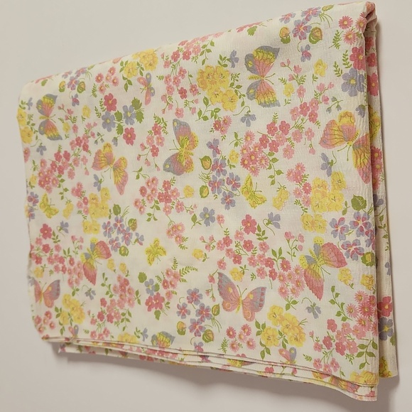 Vintage floral seersucker - 2 yds 23 inches X 35 inches wide - Picture 4 of 4